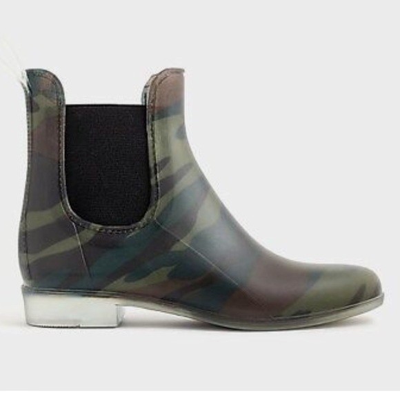 🎉FINAL PRICE🎉J. Crew Camo Chelsea Boots - Picture 1 of 8